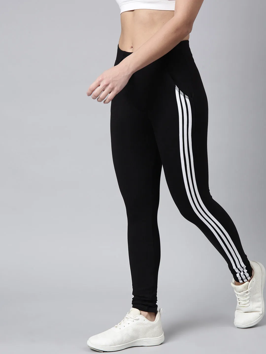 Women Solid Slim Fit Black Track Pant