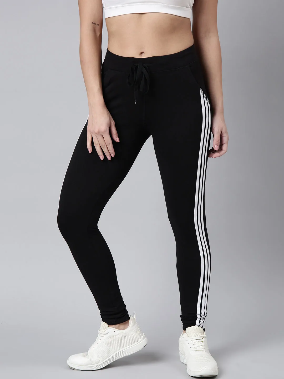 Women Solid Slim Fit Black Track Pant