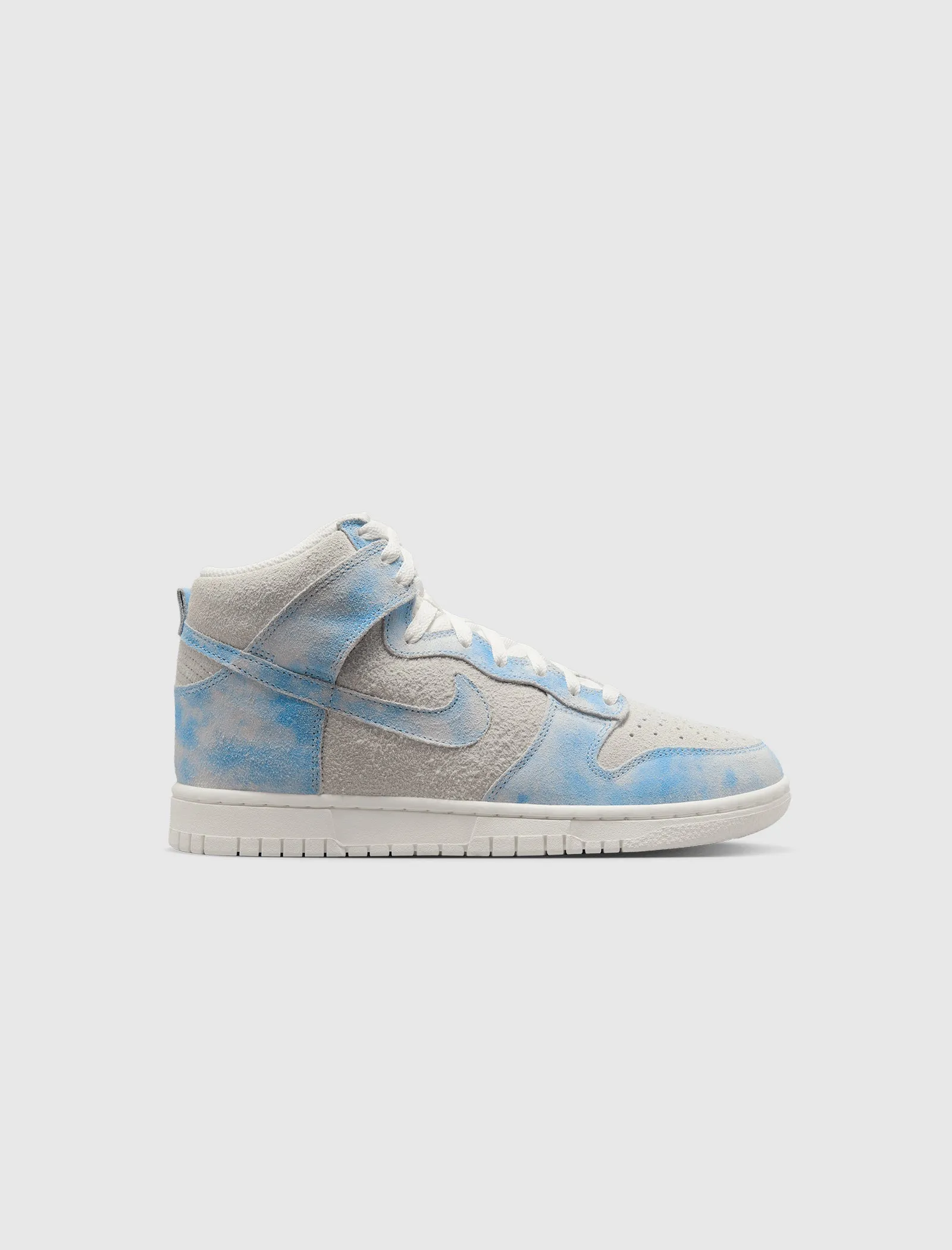 WOMEN'S NIKE DUNK HIGH SE "CLOUDS"